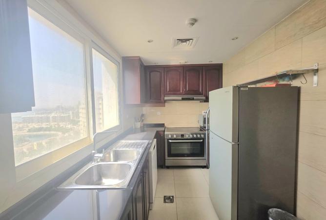 Furnished 2 BR Apartment with Water View — photo 2