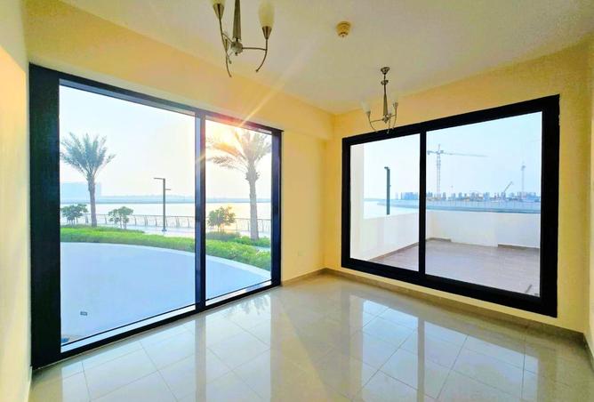 Waterfront 2bedroom Apt I Direct access to walkway — photo 2